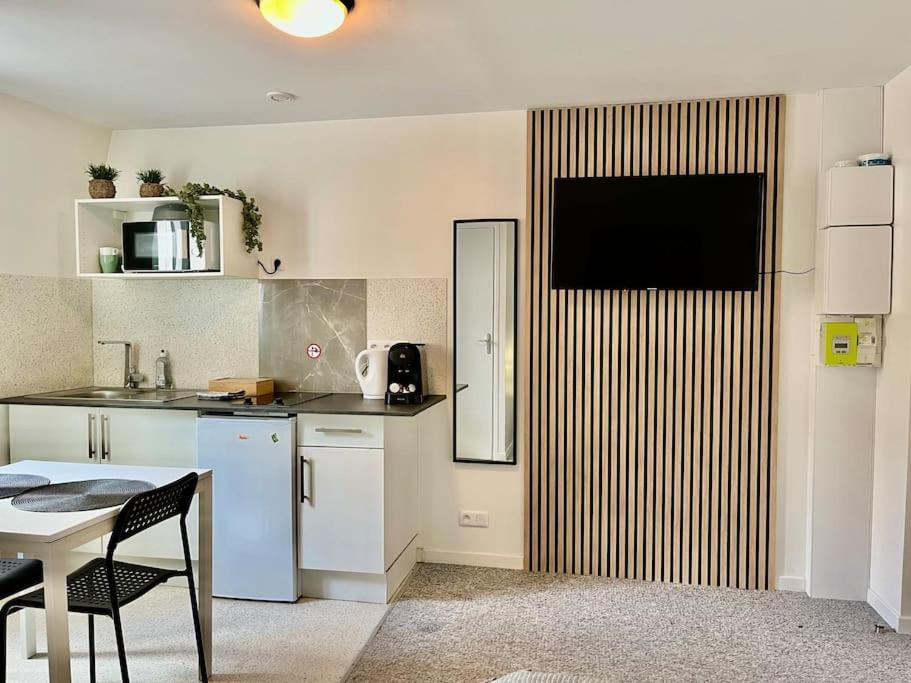 Studio 4 Rue Theodore Bac - Dabnb ลิมอจส์ ภายนอก รูปภาพ